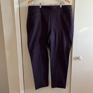 Chicos Fabulously Slimming Perfect Stretch Pamts